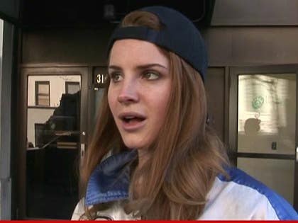 0414-lana-del-rey-tmz-01