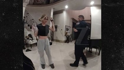 052924_kim_zolciak_body_cam_kal-wm