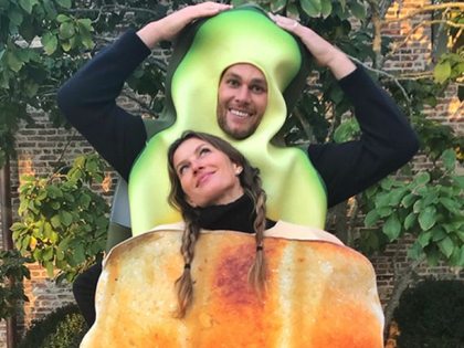 tom brady family halloween costumes photos-01