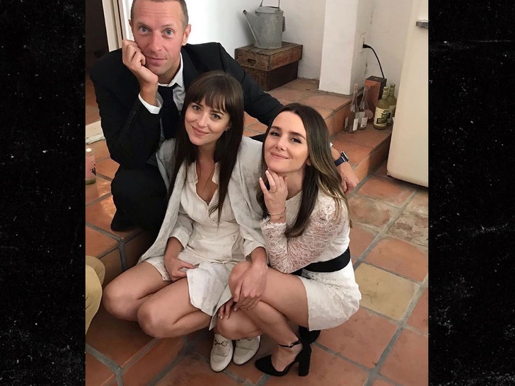 1021-dakota-johnson-chris-martin-instagram-01