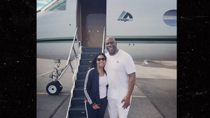 0731_magic-johnson-wife-plane-italy-instagram