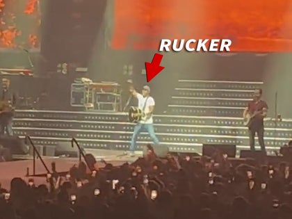 042522-darius-rucker-primary34