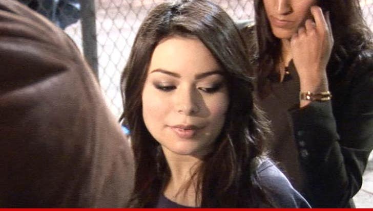 Miranda Cosgrove -- Stalker Goes Cyber Ordered Off Social Media :: 0609-miranda-cosgrove-tmz-2