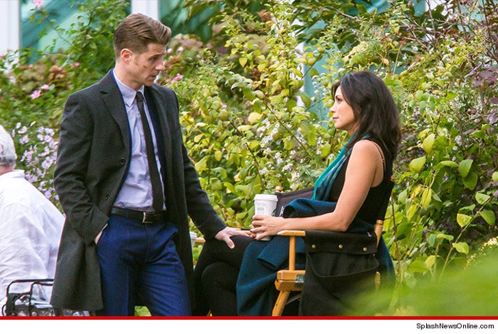 Morena Baccarin Benjamin McKenzie -- This Relationship Is Working PHOTO :: 1023-benjami-mckenzie-morena-baccarin-splash-4