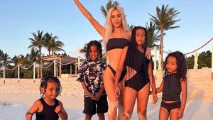 Kim Kardashian Family Kids Photos  0004