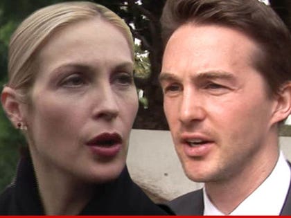 0813-kelly-rutherford-daniel-giersch-tmz-01