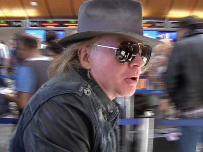 0913_axl-rose_tmz