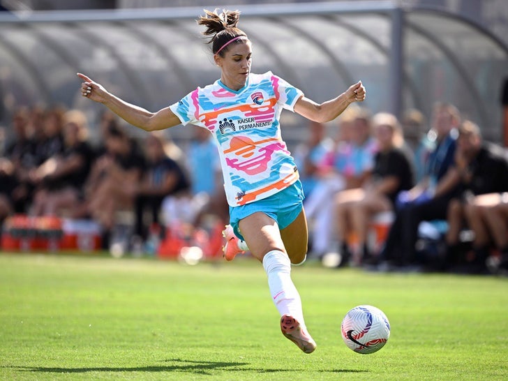 Alex Morgan On The Field