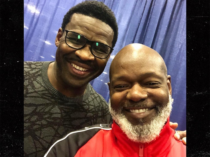 Michael Irvin Grinning Ear To Ear After Cancer-Free Diagnosis :: 0401-irvin-emmit-smith-insta-2