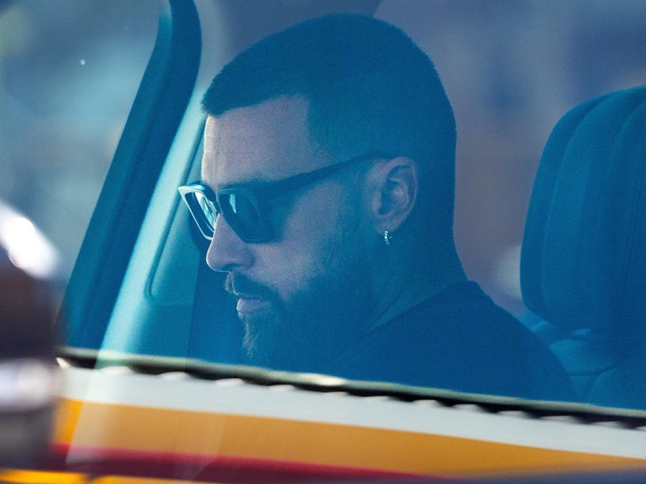 Travis Kelce heads to Taylor Swift's Beverly Hills spot 3