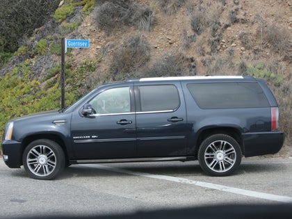 brandon_jenner_caitlyn_old_escalade_photos_03