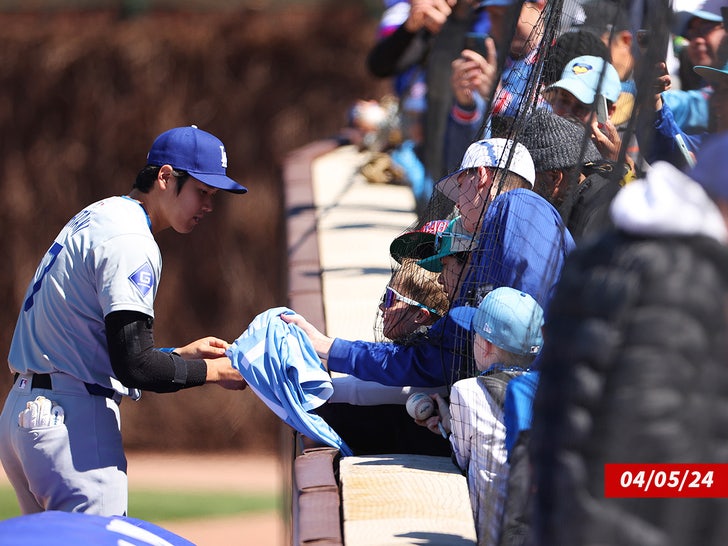 shohei ohtani and fans sub