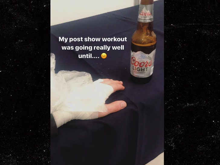 Nick Jonas Hand Injury During Post-Concert Workout :: 0206-nick-jonas-hurt-injured-hand-beer-snapchat-instagram-2