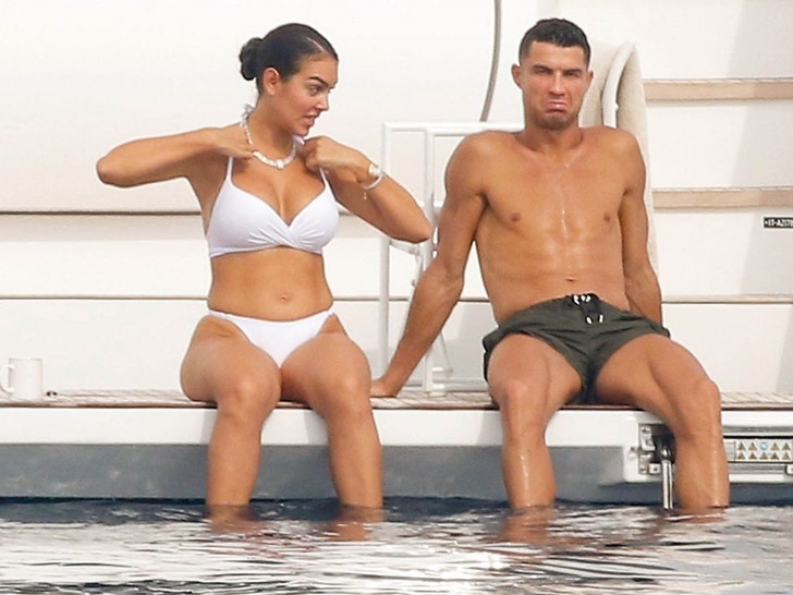 Cristiano Ronaldo and Georgina Rodriguez swimming