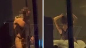 Couple Has Sex in Vegas