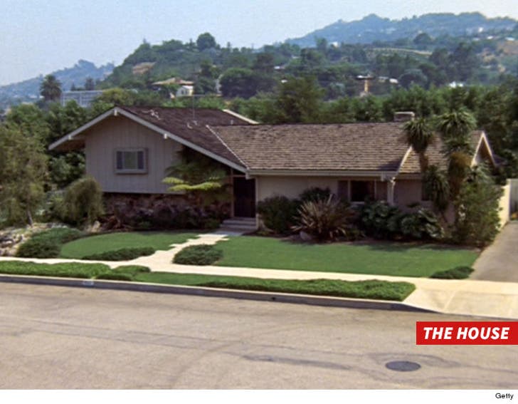 The Brady Bunch' -- Crooks Break into Famous TV House :: 0818-brady-bunch-house-getty-4