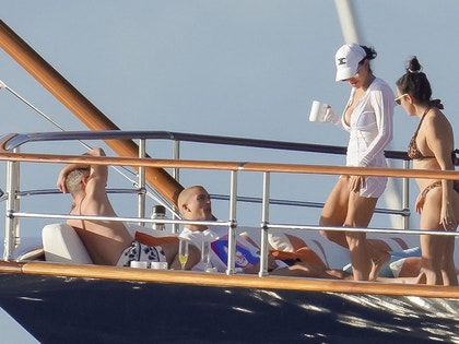 Jeff Bezos Lauren Sanchez Koru Yacht St Barts Photos 1