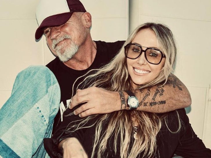 Tish Cyrus & Dominic Purcell Together