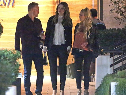 1017_Mischa-Barton-heidi-and-Spencer-filming-at-Bottlefish-in-Brentwood-for-the-HIlls-Reboot_MEGA2