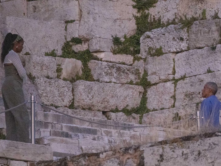 0621-Obamas-at-the-Acropolis-in-Athens-Sub2