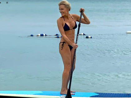 0422-megyn-kelly-bikini-bahamas-photos-primary