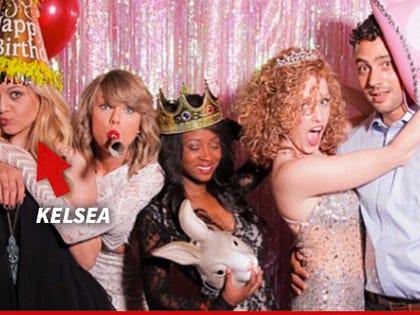 0405-Taylor-swift-Kelsea-ballerini-photo-booth-INSTAGRAM-01