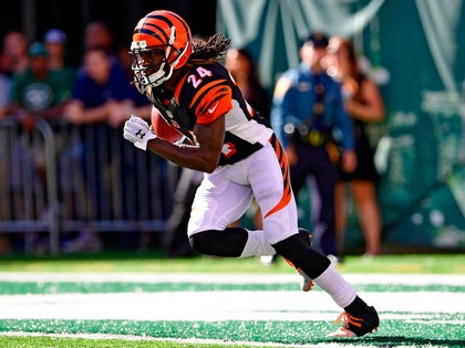 Adam Pacman Jones On The Field Photos 1