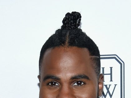 0610_jason_derulo_bun_hair01