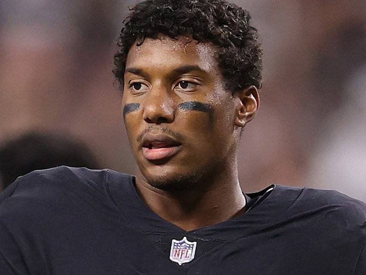 _Zay Jones main