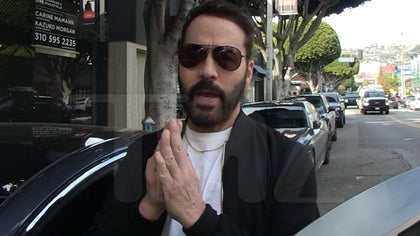 011022_jeremy_piven_kal