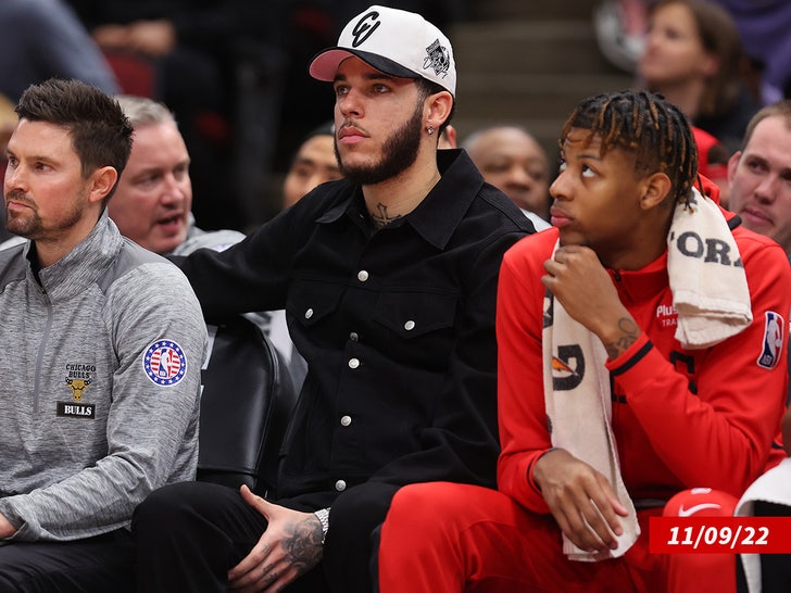 lonzo ball bull bench