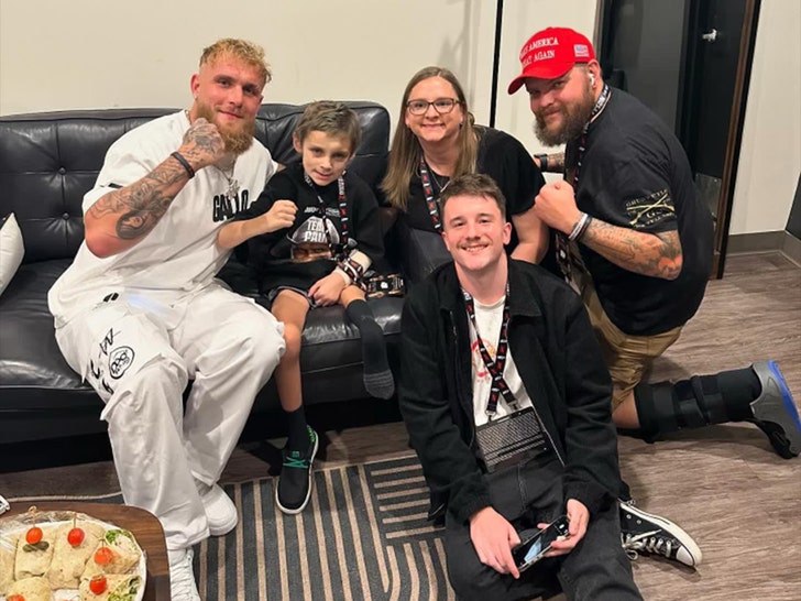 jake paul with fans 1