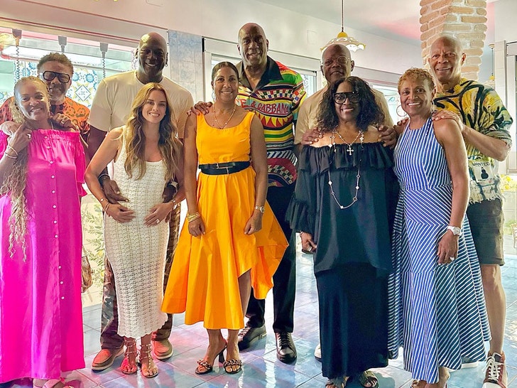 magic johnson and michael jordan with wives insta 