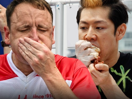 joey chestnut kobayashi main