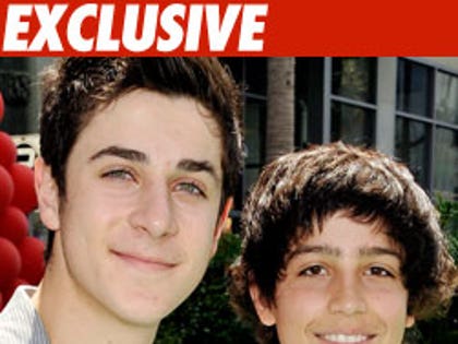 0416_david_henrie_lorenzo_henrie_ex