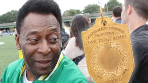 0609_pele_auction_items_primary