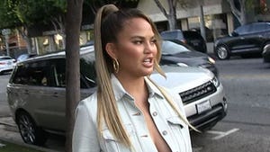 091119-chrissy-teigen-primary