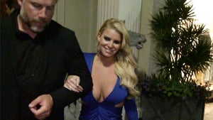 051516_jessica_simpson_kal