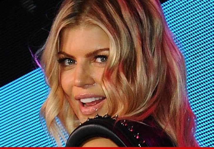 Fergie -- My Fergalicious Name Change is Complete :: 0816-fergie-2