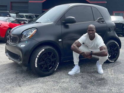 0804-chad-johnson-ochocinco-Tricked-Out-Smart-Car-primary-2