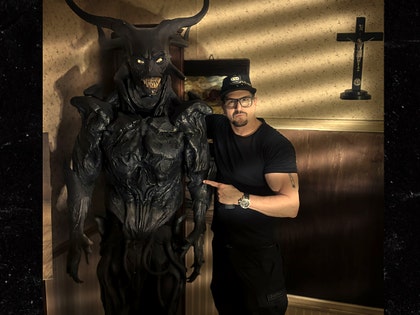 0618 Zak Bagans Buys Original Demon Prop from Conjuring 2