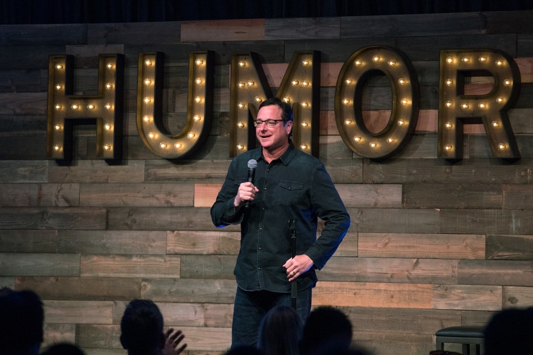 2019: Bob Saget gets back to his roots and continues to grab the mic and deliver comedy on stages across the nation.