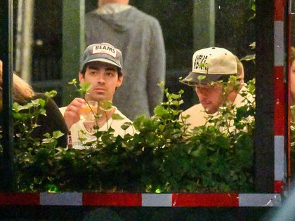 Joe Jonas Hangs With Brother Nick Jonas In NYC Photos 0