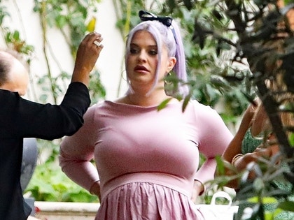 Kelly Osbourne Pregnant Belly Baby Bump photos 9