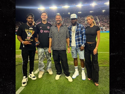 jaylen waddle floyd mayweather david grutman insta 1