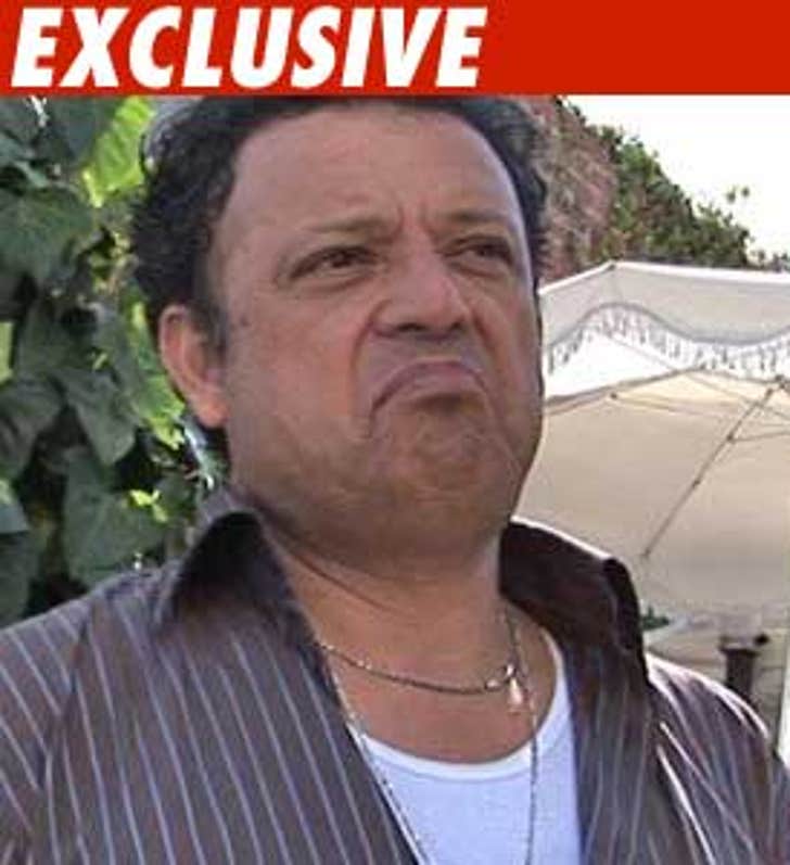 Paul Rodriguez -- Up and Texting :: 1004_paul_rodriguez_tmz_ex-1