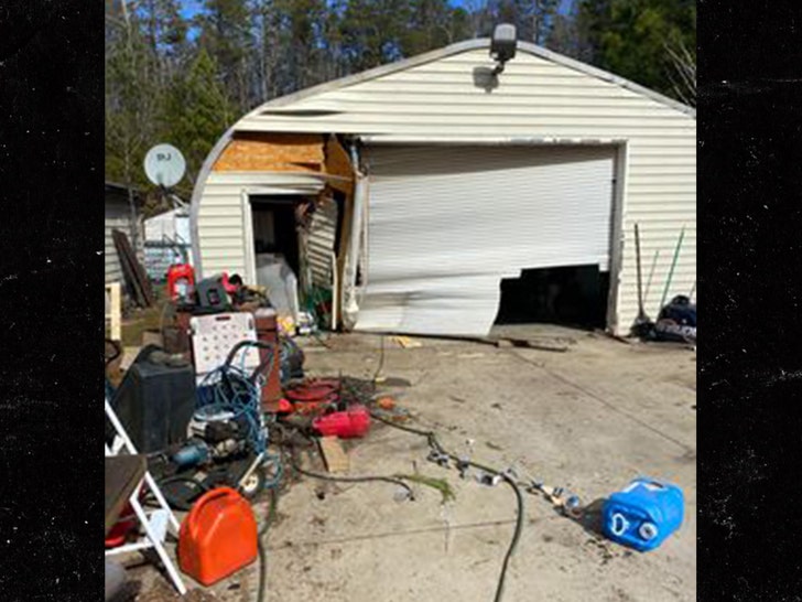 0208-garage-car-Fox Carolina_Cody Alcorn-2