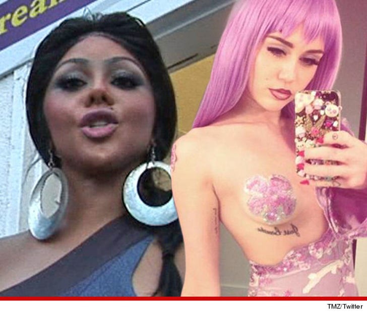 Lil' Kim -- I Wanna Squeeze Miley Cyrus' Boob :: 1031-lil-kim-miley-cyrus-twitter-3