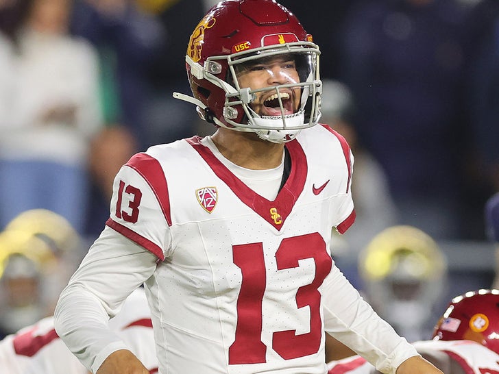 Caleb Williams Playing For USC Trojans