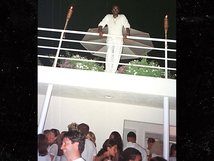 0923-diddy-white-party-1998-1999-inside-photos-primary-3